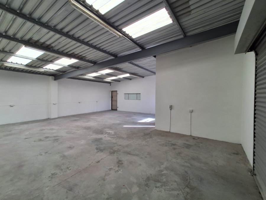 To Let Commercial Property for Rent in Chiselhurst Eastern Cape